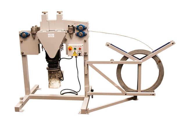 Assembly device - automotive